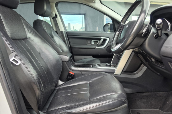 2017 Land Rover Discovery Sport L550 TD4 HSE SUV Image 19
