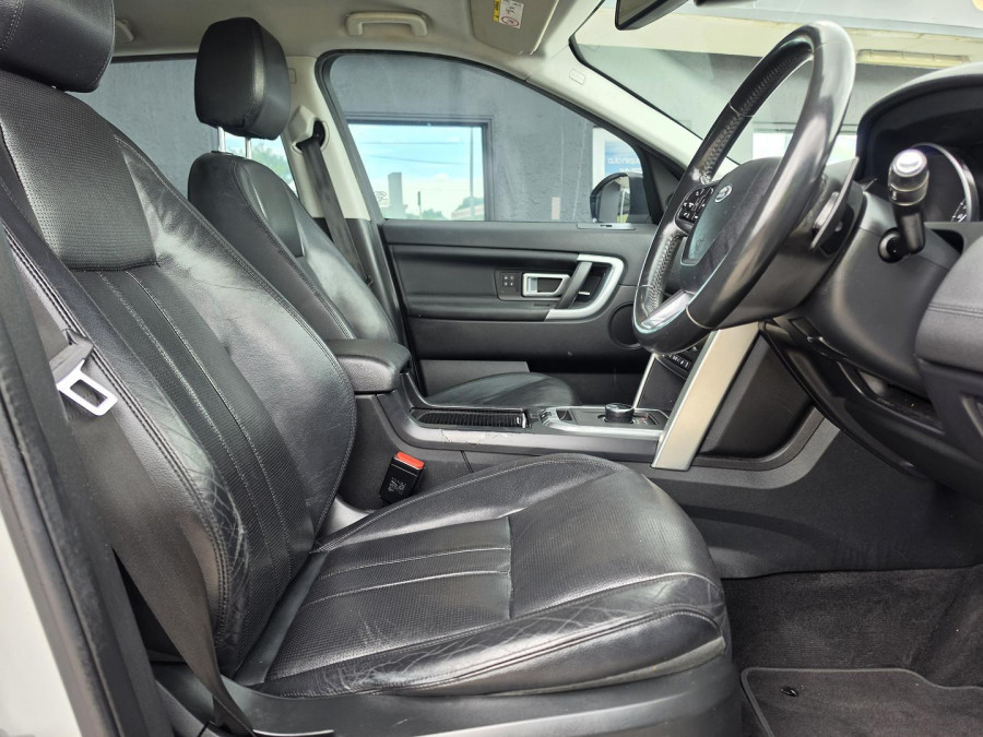 2017 Land Rover Discovery Sport L550 TD4 HSE SUV Image 19