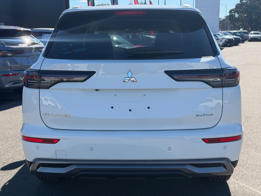 2025 Mitsubishi Outlander ZM Aspire SUV Image 6