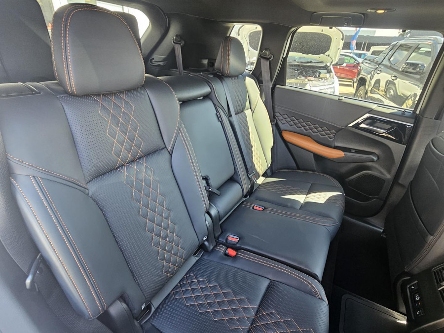 2024 Mitsubishi Outlander ZM PHEV Exceed Tourer SUV Image 10