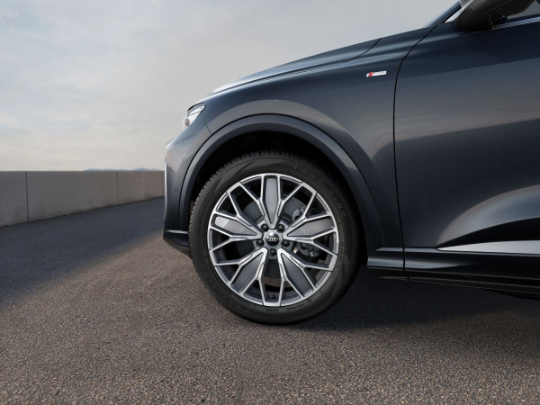 2025 Audi Q5 GU TDI 150kW Sport SUV image 3