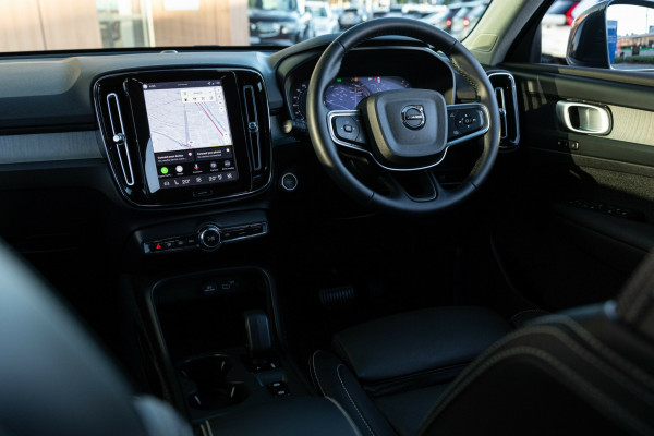 2025 Volvo XC40 XZ Plus B4 SUV Image 12