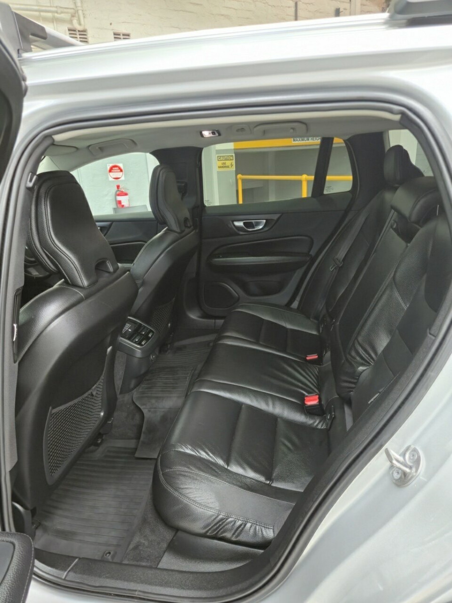 2021 MY22 Volvo V60 Cross Country Z Series B5 Wagon Image 18