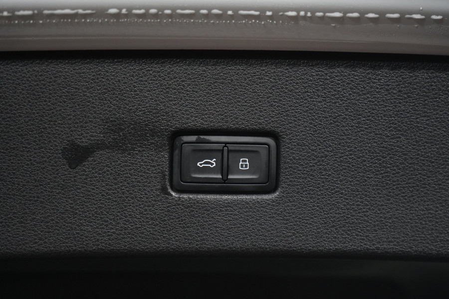 2021 Audi SQ8 F1 TDI SUV Image 36
