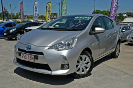 Toyota Prius c E-CVT NHP10R