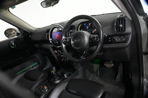 2021 MINI Countryman C Classic SUV image 11