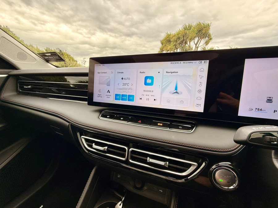 2025 MG HS AS33H Essence Hybrid+ SUV Image 17