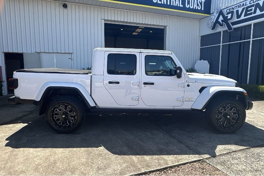 2020 Jeep Gladiator JT Overland Pickup Image 4