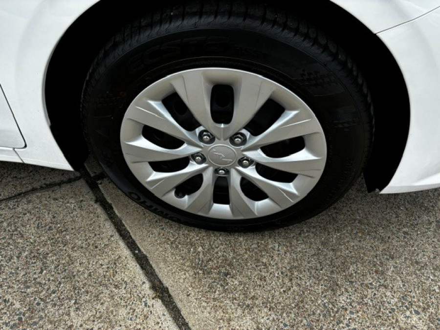 2023 MY24 Kia Cerato BD S Hatch Image 10