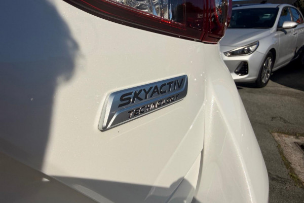 2015 Mazda 3 BM5438 SP25 Hatch Image 11