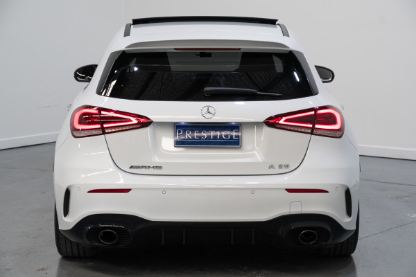 2022 Mercedes-Benz A-Class 4matic Hatch image 10