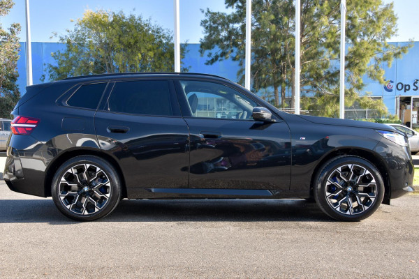 2026 BMW X3 G45 30e xDrive SUV image 3