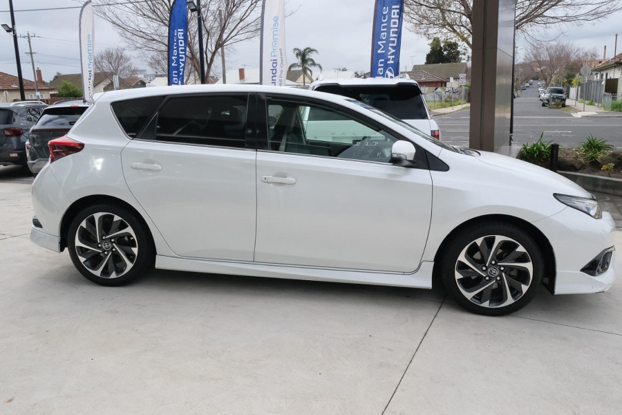 2017 Toyota Corolla ZRE182R ZR Hatch Image 5