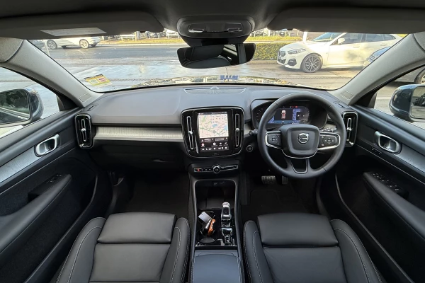 2026 Volvo XC40 XZ Ultra B4 Bright SUV Image 14