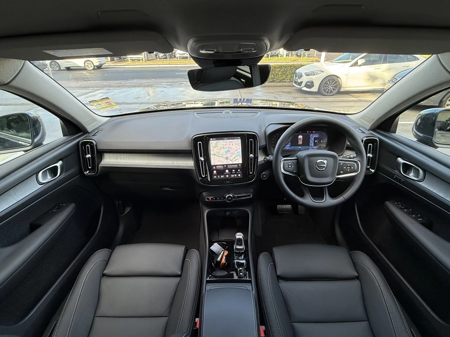 2026 Volvo XC40 XZ Ultra B4 Bright SUV Image 14