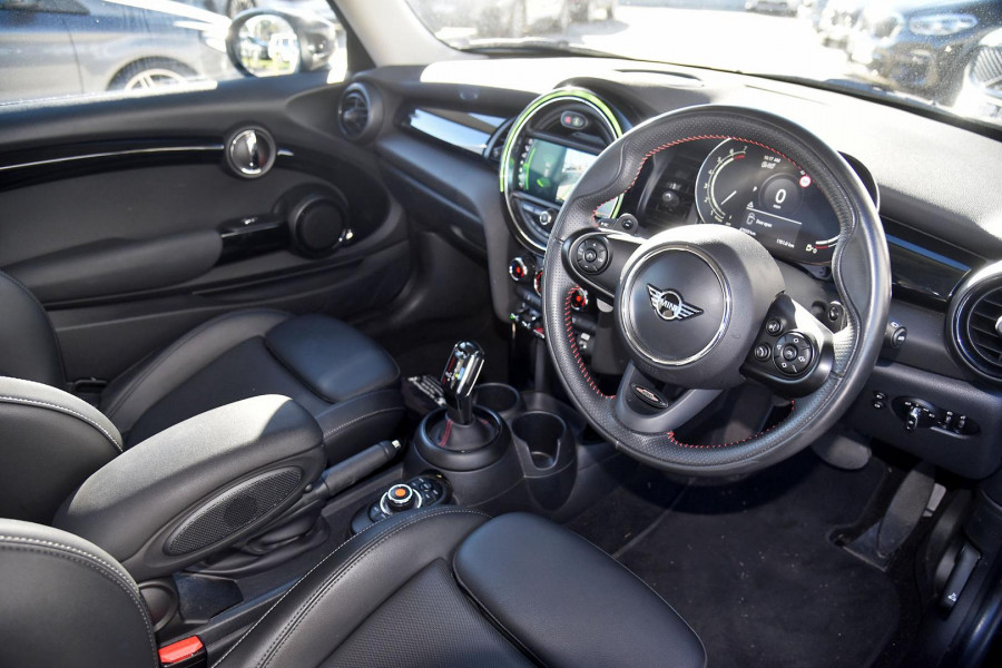 2020 MINI Cooper F56 LCI S Classic Hatch Image 4