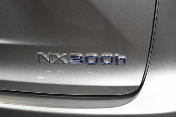 2021 Lexus Nx300h F-Sport +ep1 Hybrid (Fwd) SUV Image 9