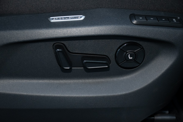 2025 MY26 Volkswagen Tayron R4 195TSI R-Line SUV image 22