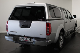 2013 Nissan Navara D40 S6 Turbo ST Utility crew cab