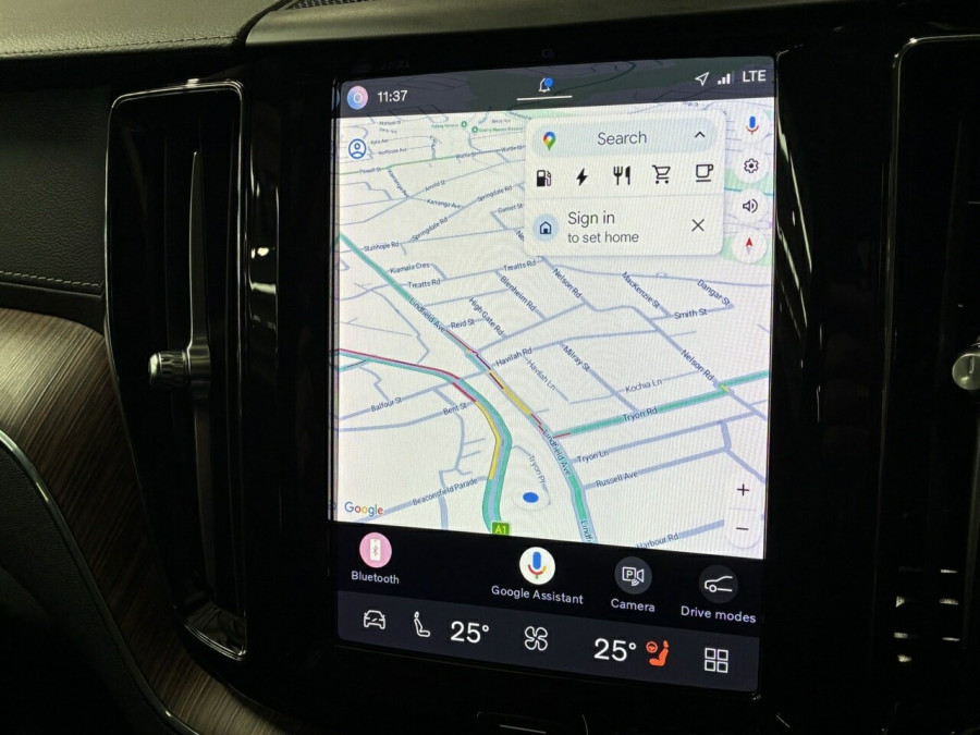2022 MY23 Volvo XC60 UZ Recharge Ultimate T8 Plug-in Hybrid SUV Image 18