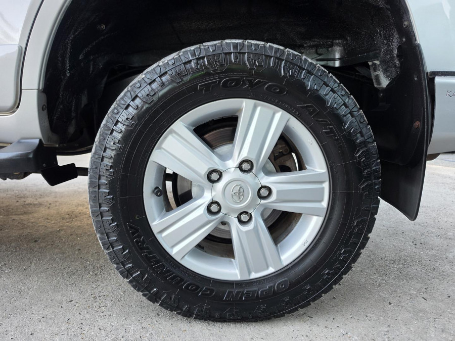 2012 MY10 Toyota LandCruiser VDJ200R Sahara SUV Image 13