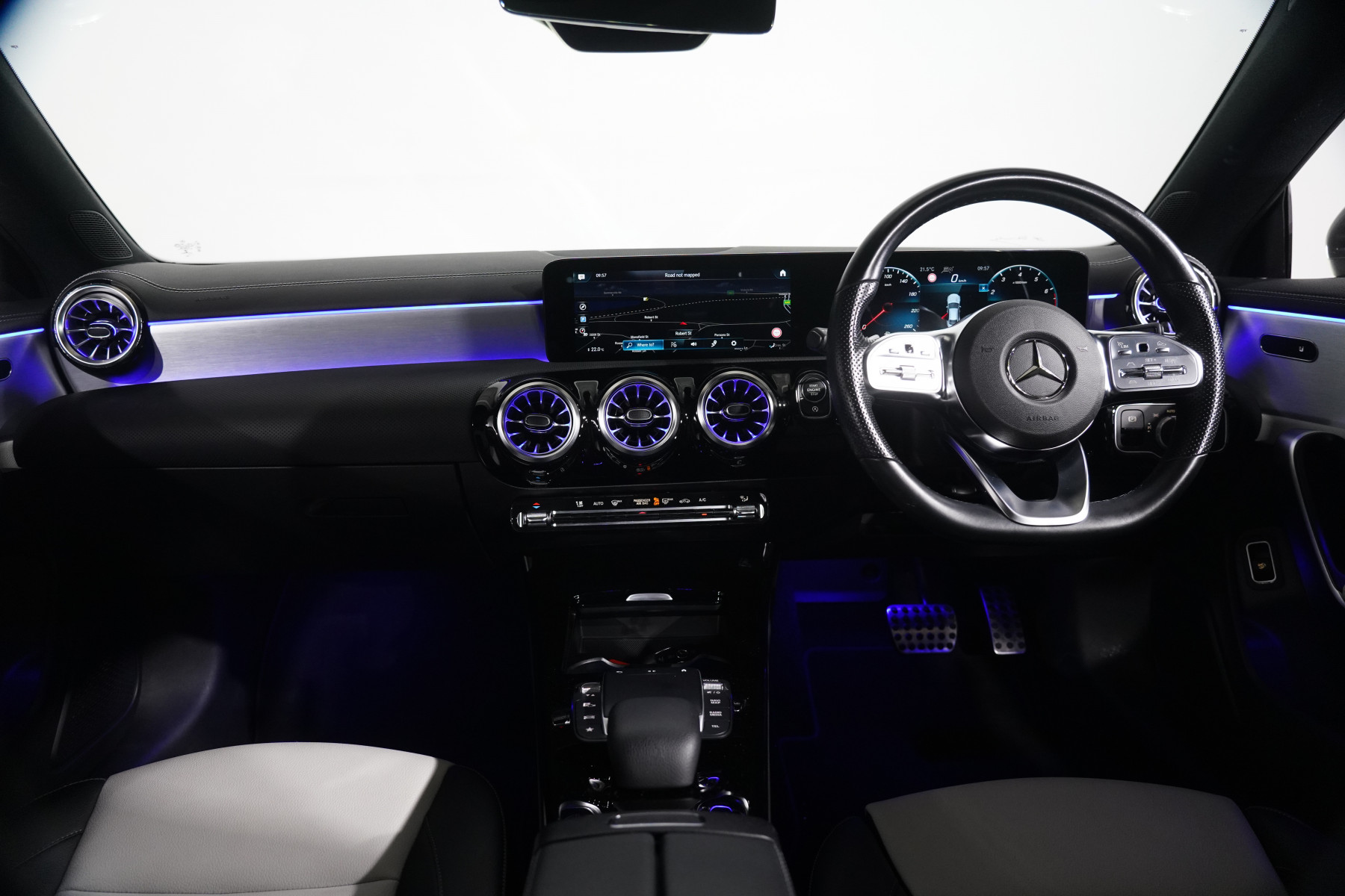 2022 Mercedes-Benz Cla 200 Coupe Image 13