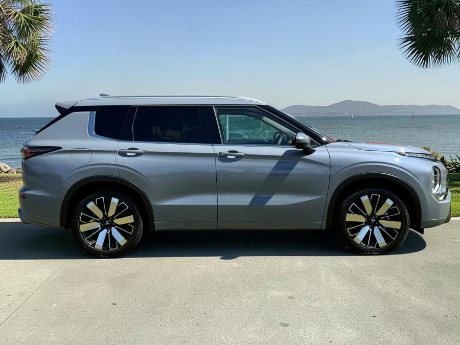 2025 Mitsubishi Outlander ZM Exceed SUV Image 8