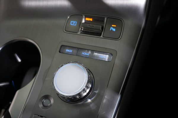 2024 Genesis GV70 2.5T SIGNATURE SUV Image 18