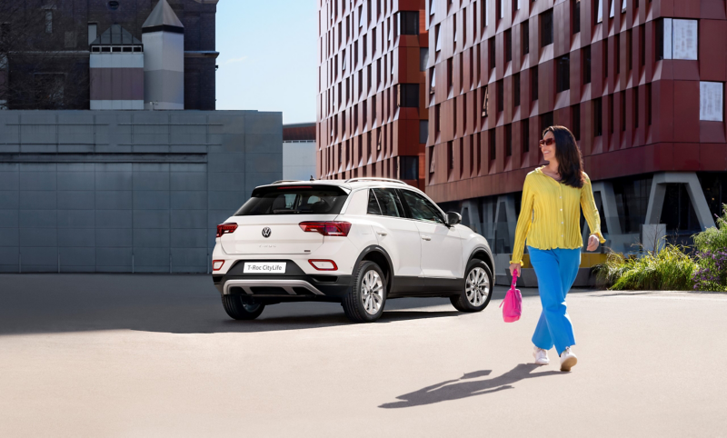 Exterior & Safety  Front Assist and Park Assist Image