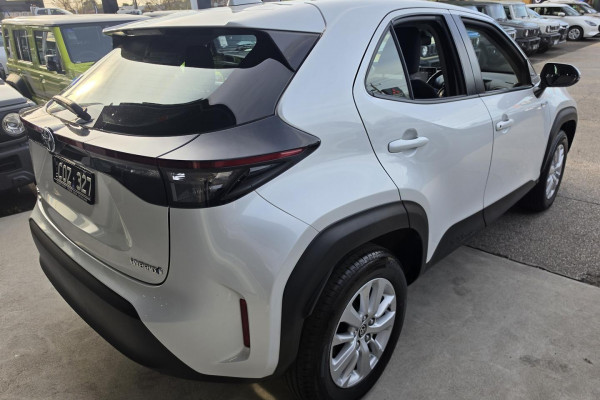 2023 Toyota Yaris Cross MXPB10R GX SUV Image 6