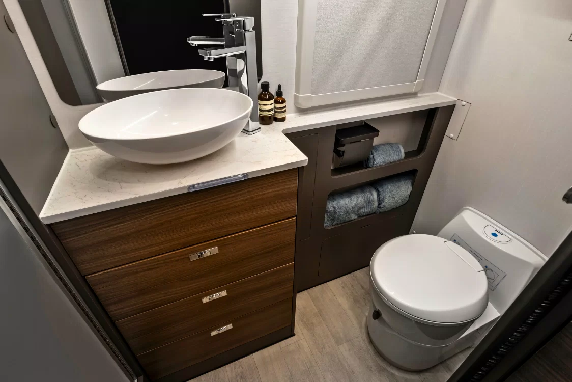 ENSUITE WITH SHOWER, TOILET & SINK Image