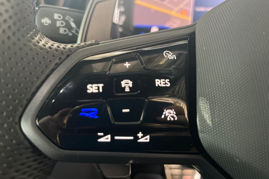 2023 Volkswagen T-Roc D11 R SUV Image 16