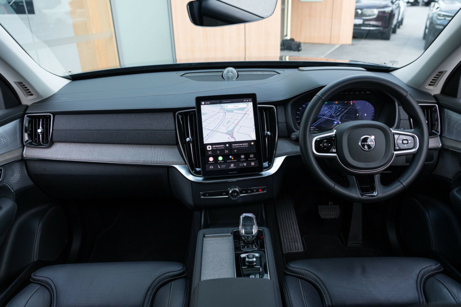 2025 MY26 Volvo XC90 L Series Ultra B5 Dark SUV Image 4