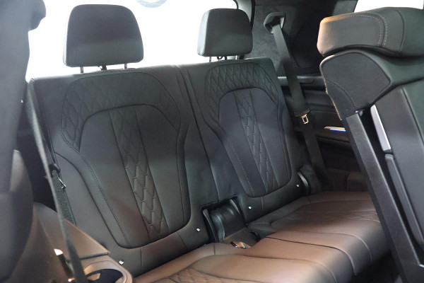 2023 BMW X7 G07 LCI xDrive40i M Sport SUV image 12