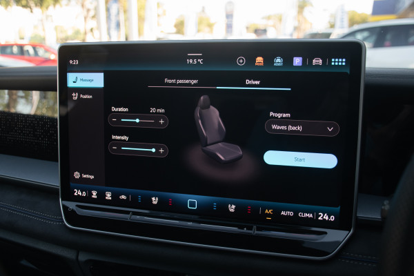 2025 MY26 Volkswagen Tayron R4 195TSI R-Line SUV image 19