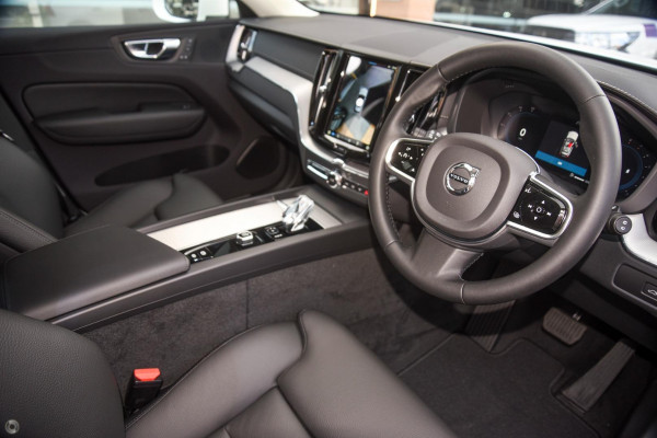 2023 Volvo XC60  Ultimate B5 Bright SUV Image 6