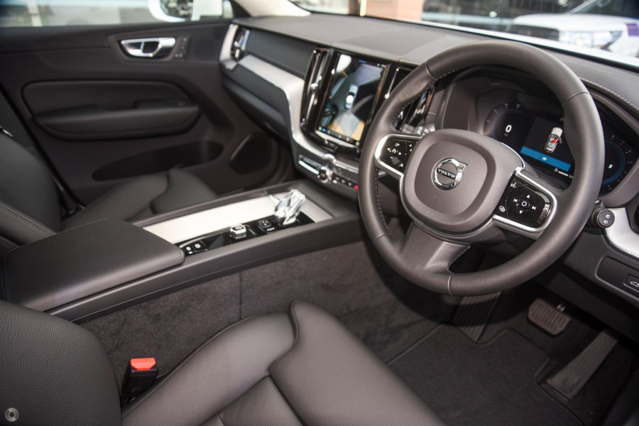 2023 Volvo XC60  Ultimate B5 Bright SUV Image 6