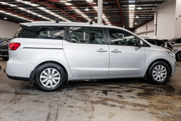 2018 MY19 Kia Carnival YP S Van image 3