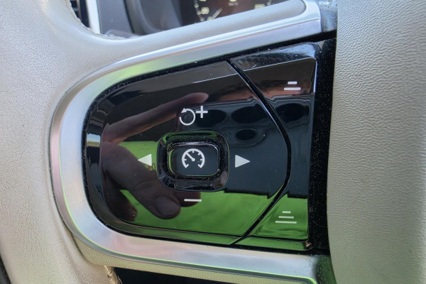 2015 MY16 Volvo XC90 L Series D5 Inscription SUV Image 21