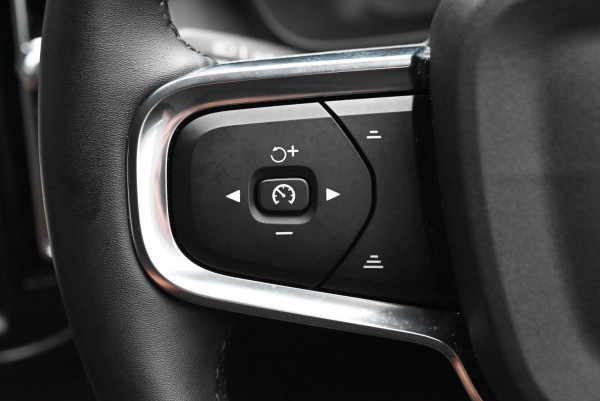 2025 MY26 Volvo XC40 XZ Plus B4 SUV image 12