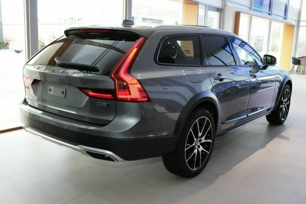 2019 Volvo V90 Cross Country D5 Wagon Image 2