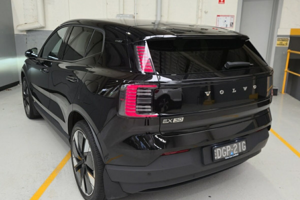 2025 Volvo EX30  Twin Motor Performance Ultra SUV Image 8