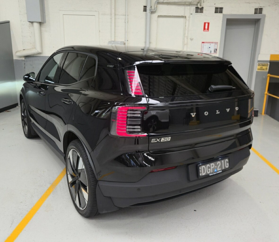 2025 Volvo EX30  Twin Motor Performance Ultra SUV Image 8