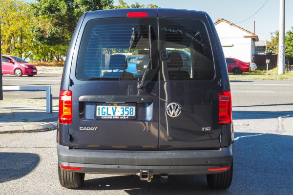 2018 Volkswagen Caddy TSI220 Van Image 5