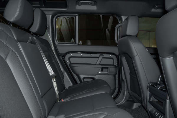 2026 Land Rover Defender L663 110 D350 X-Dynamic SE SUV image 9