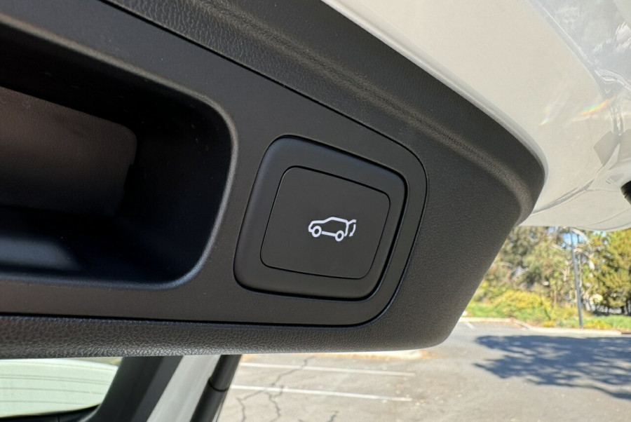 2024 MY25 MG HS AS33 Essence SUV Image 26