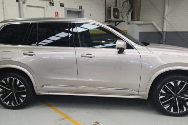 2024 MY25 Volvo XC90 L Series Ultra B5 Bright SUV Image 6