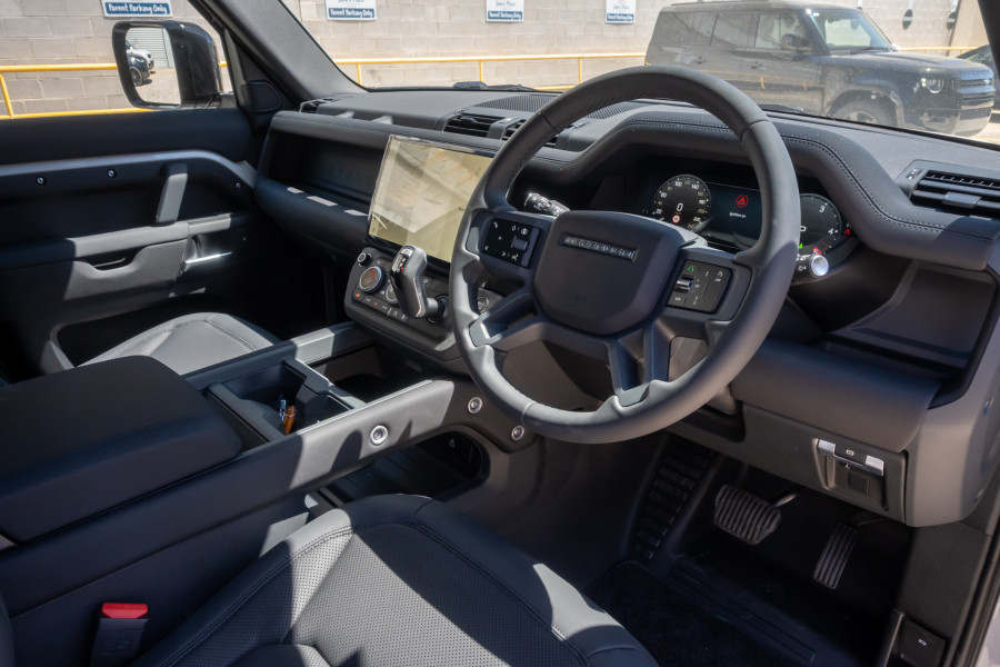2026 Land Rover Defender L663 110 D350 X-Dynamic SE SUV