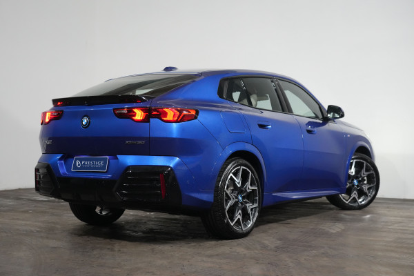 2025 BMW iX2 xDrive30 M Sport SUV image 7