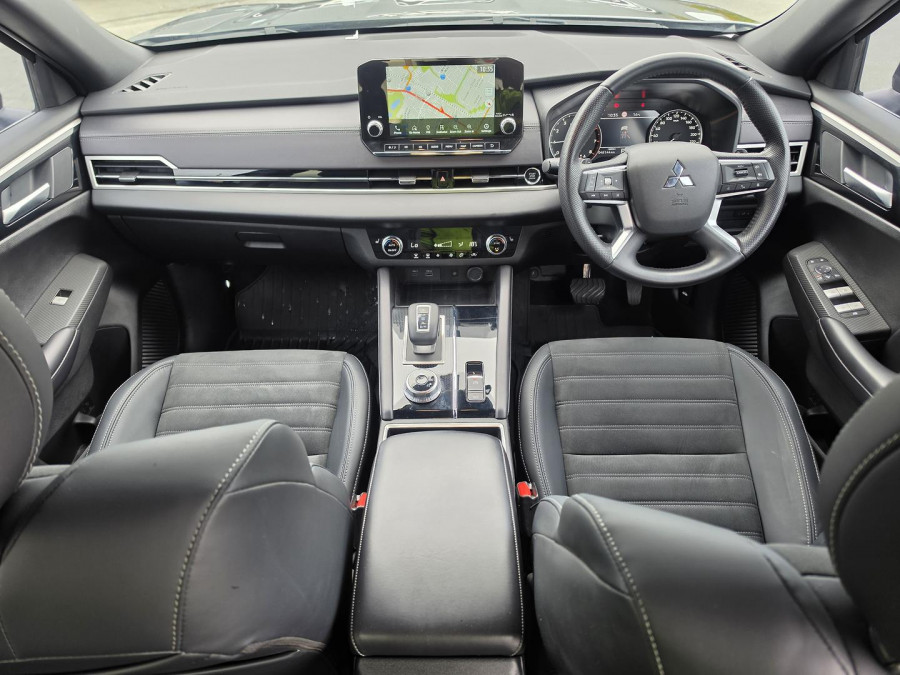 2023 Mitsubishi Outlander ZM Black Edition SUV Image 17